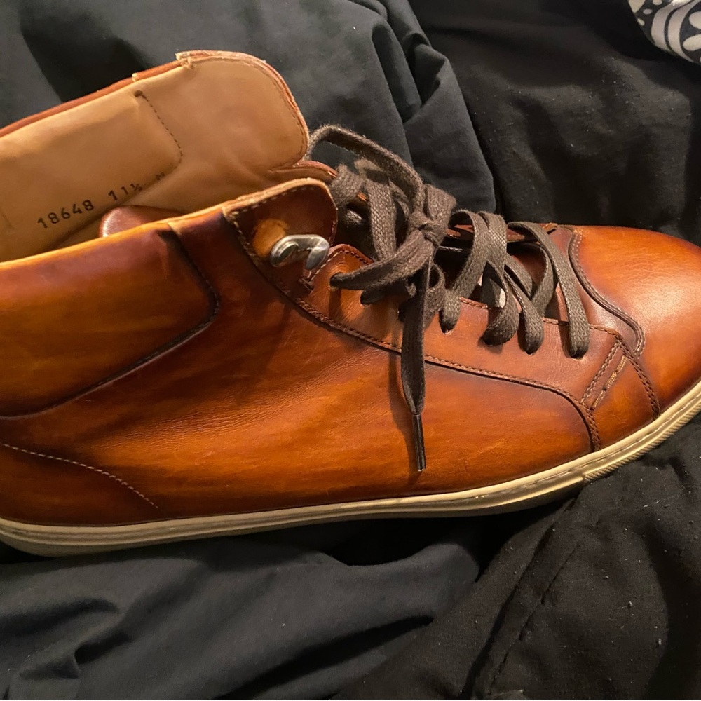 Magnanni Tan Leather High-Top Sneakers